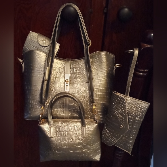 🌞Faux Crocodile Skin 4 piece Set. Champagne Color - Picture 14 of 15